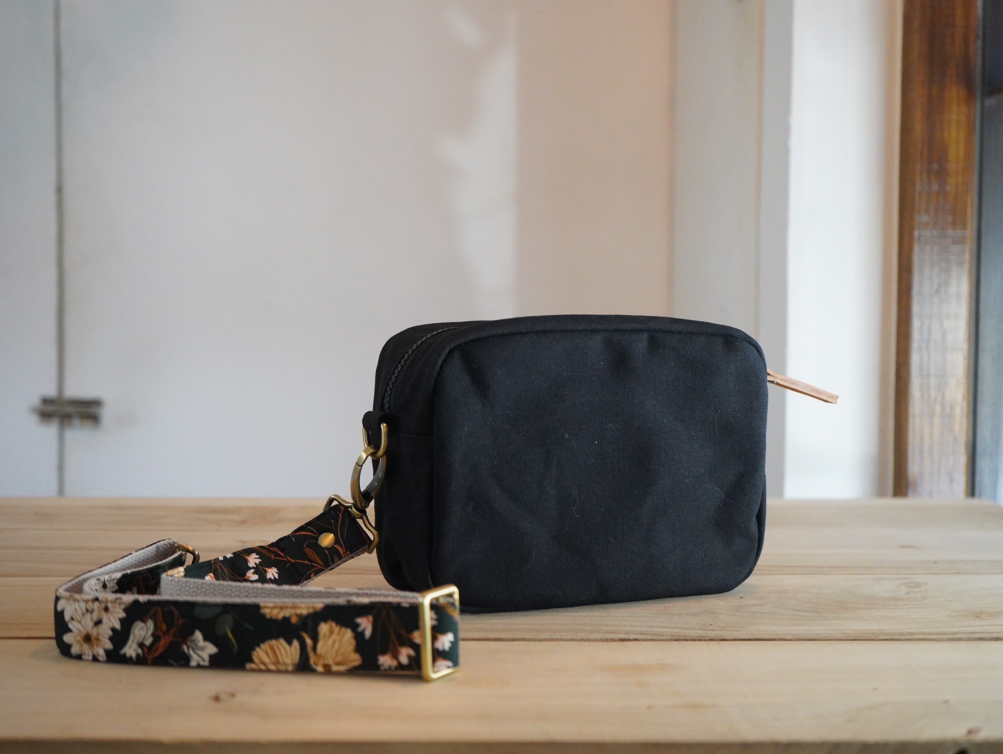 【福利品】70. 吐司小方包特別設計款  黑  6折