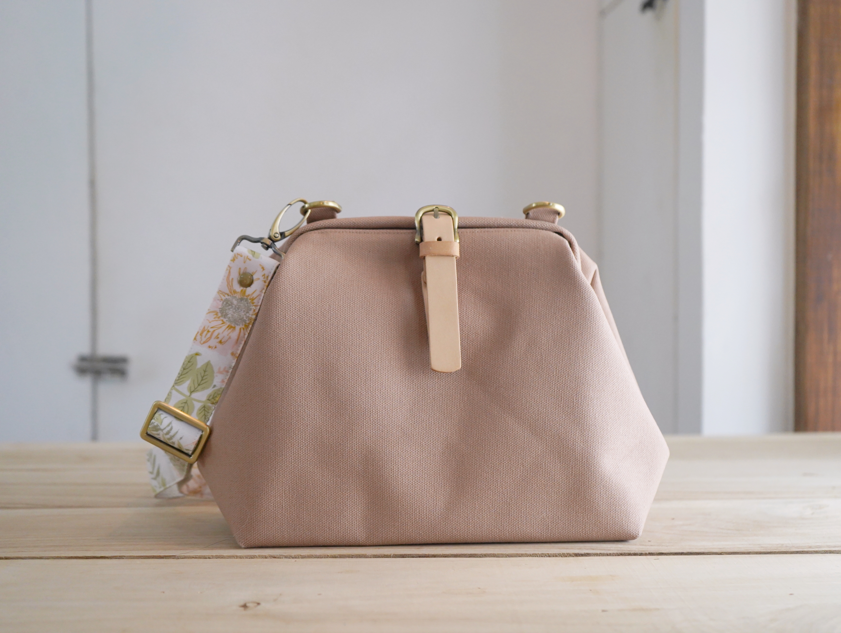 【福利品】37. mini醫生包 濃奶茶  5 折