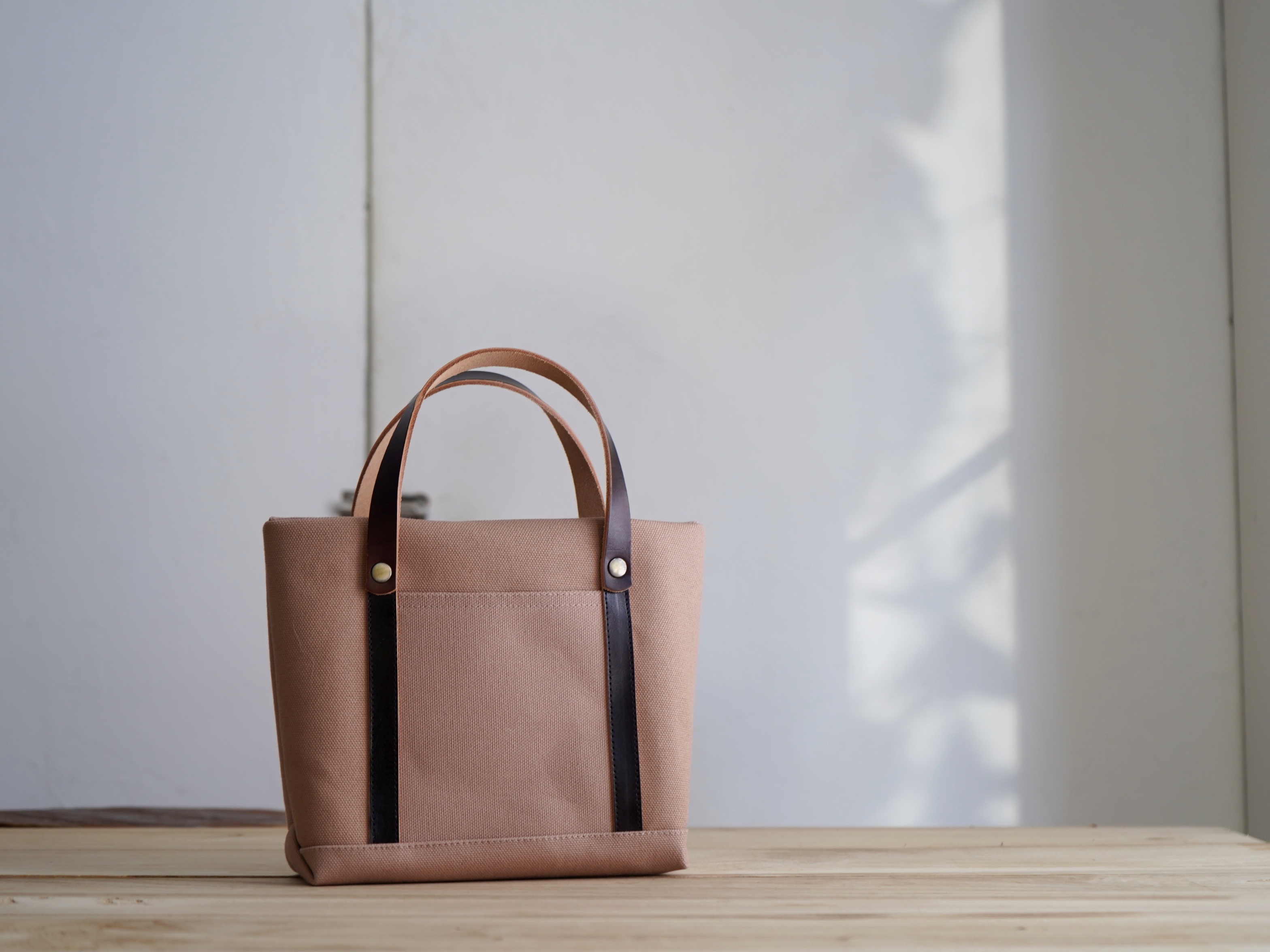 【福利品】77. 托特小包 濃奶茶  5 折