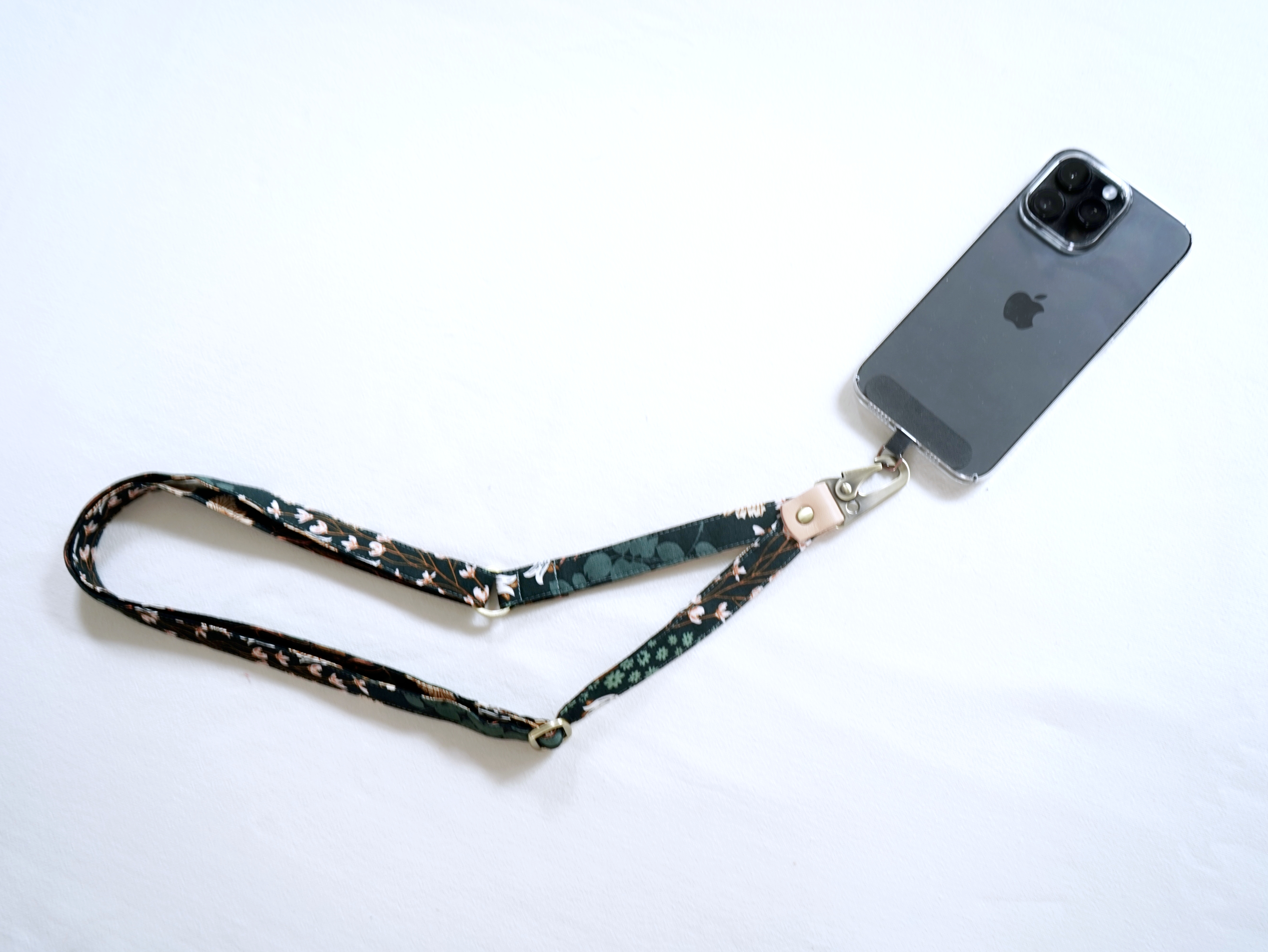 皮革五金組：花布手機掛繩