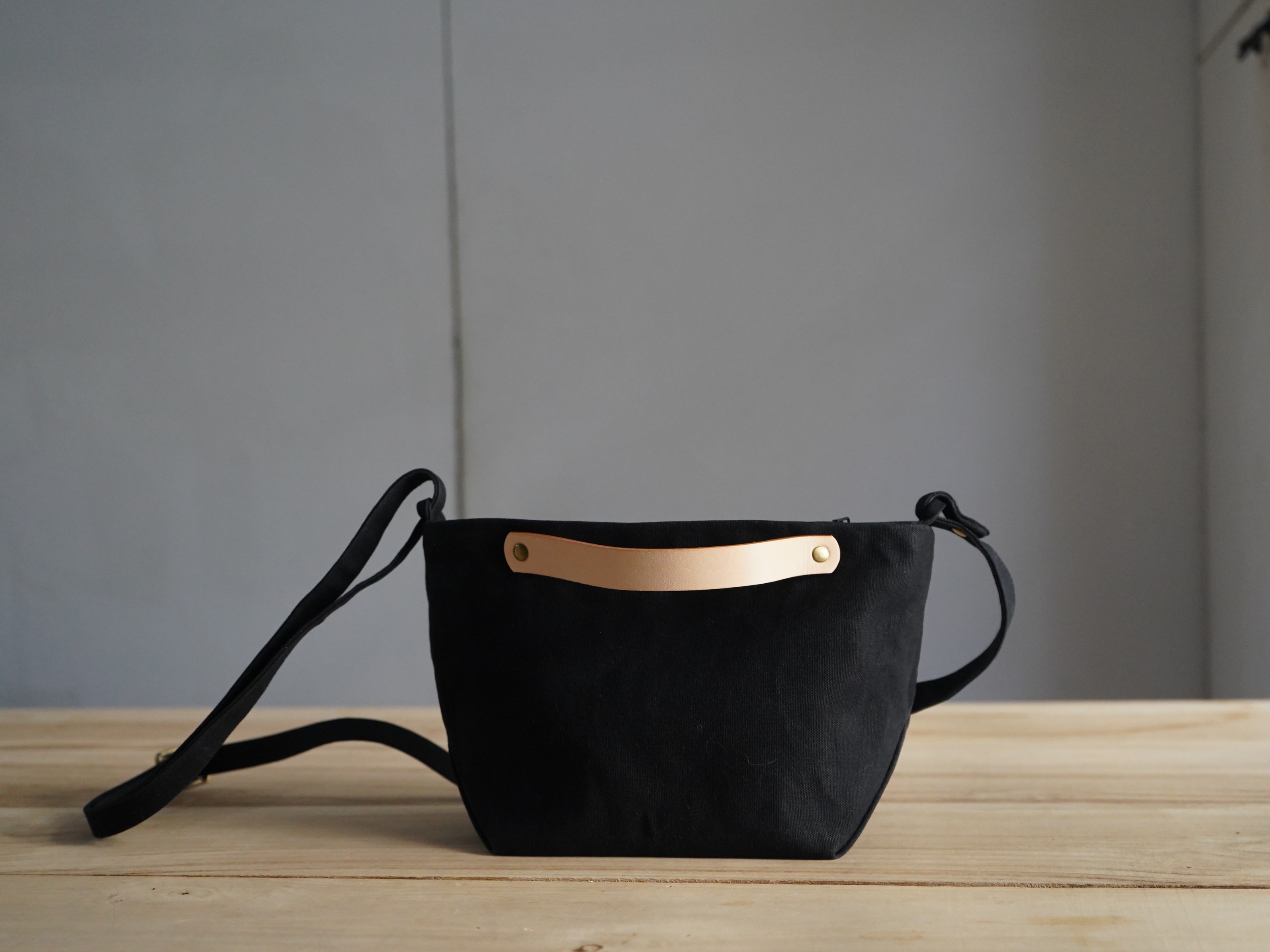 【福利品】89. 拉鏈小托特包 黑  5折