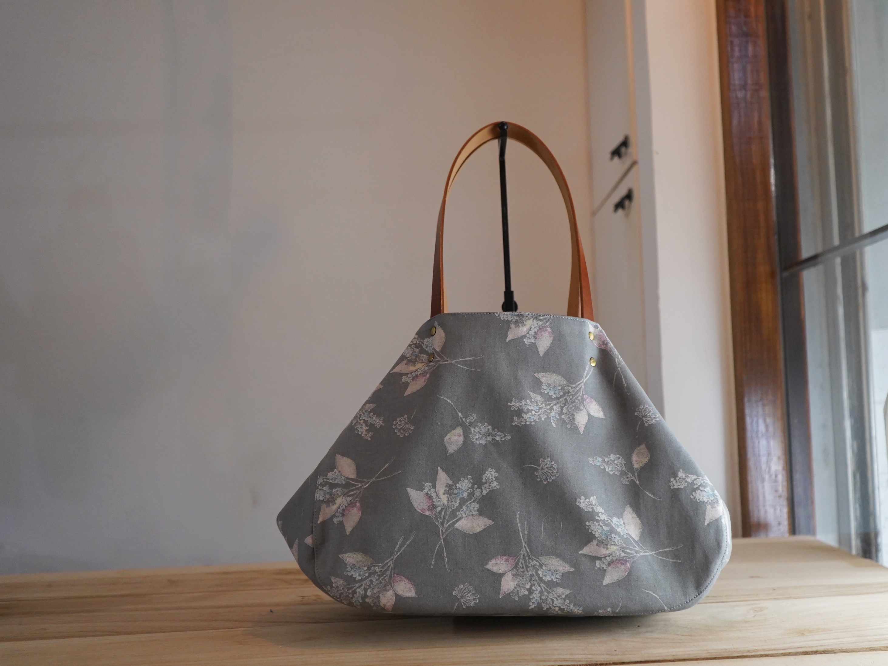 【福利品】95. 肩背包 山香圓灰 5 折