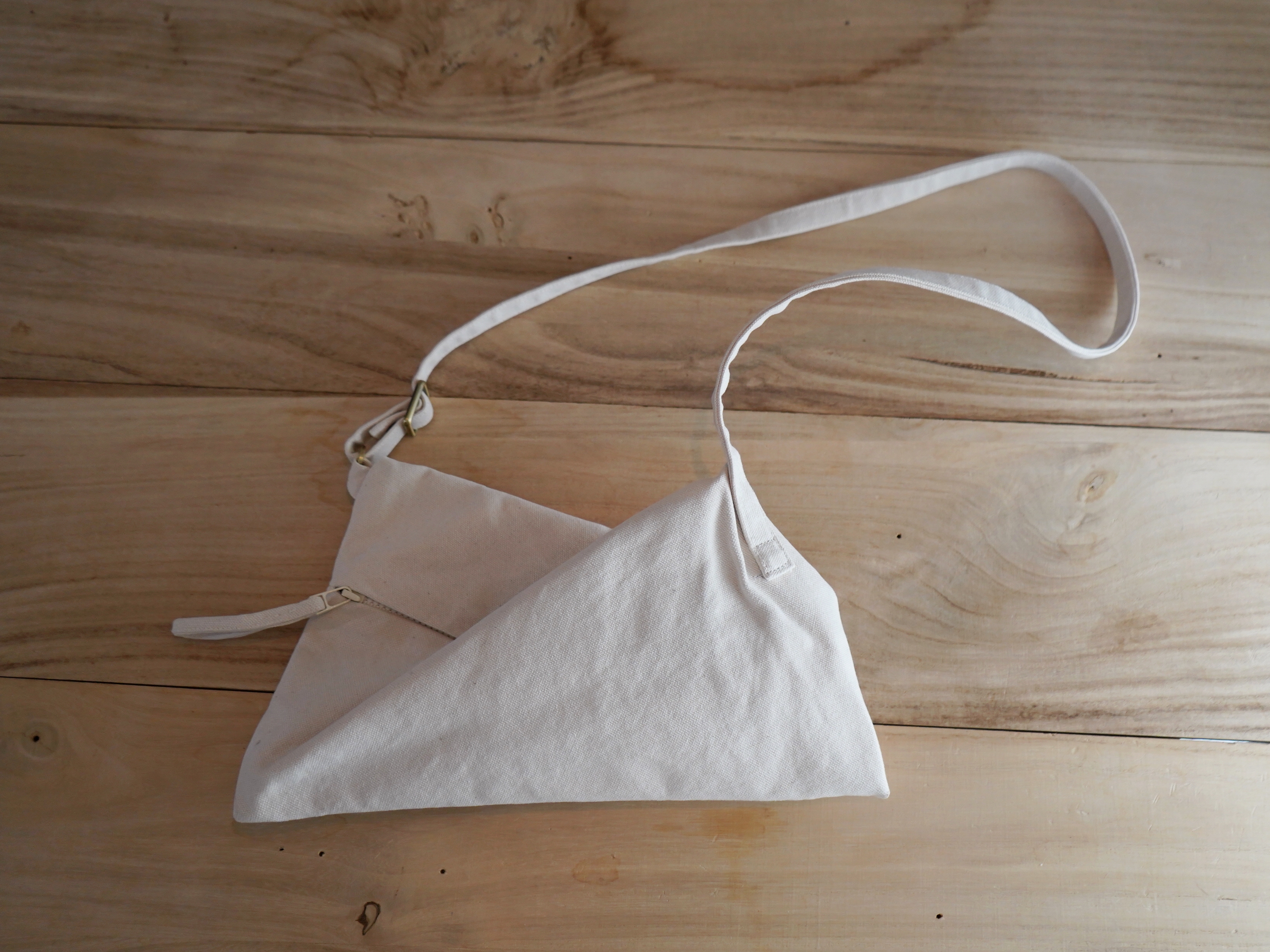 【福利品】97. 山型包 洗舊白  5折