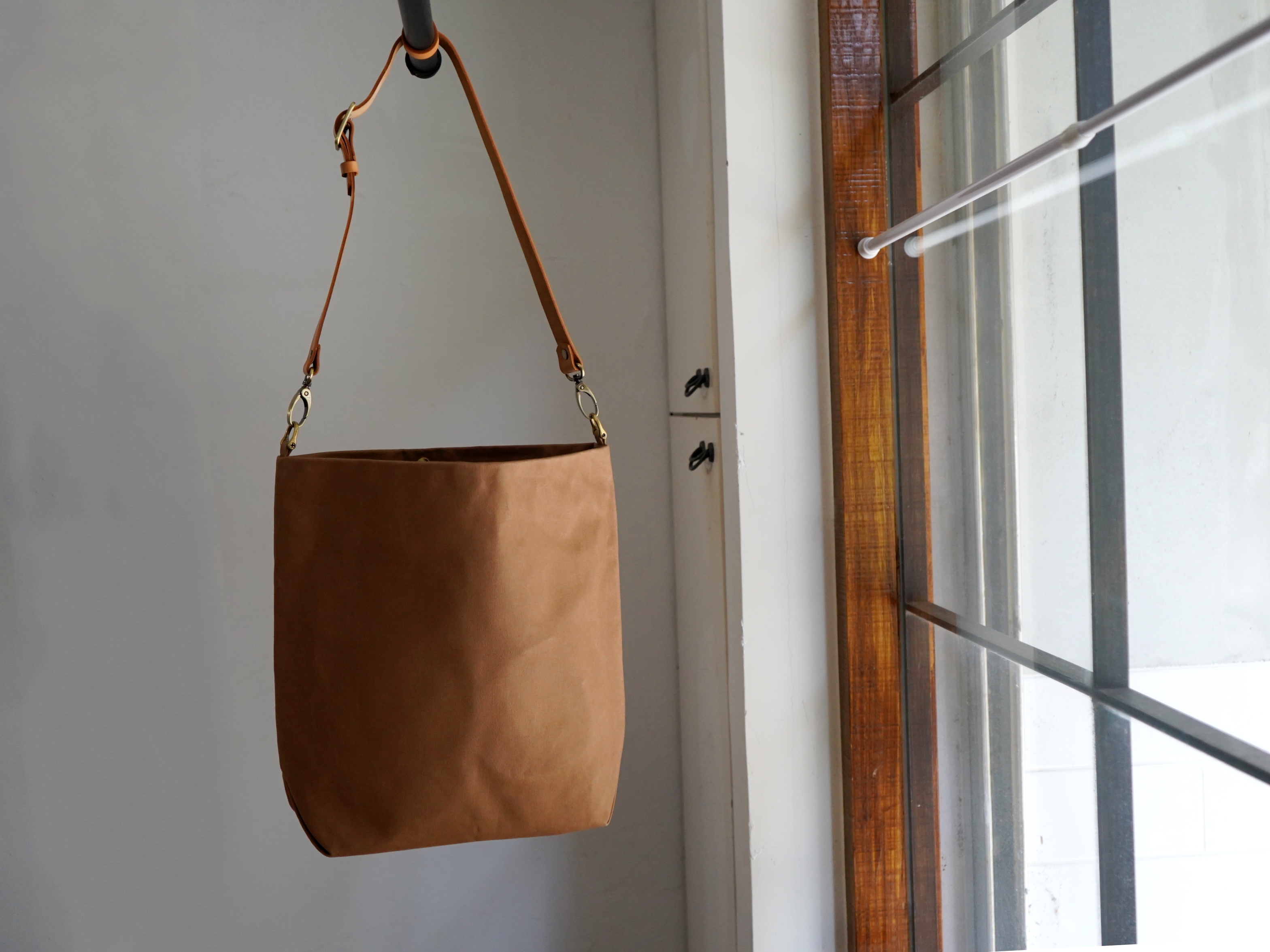 【福利品】55. 水桶包 復古褐  6 折