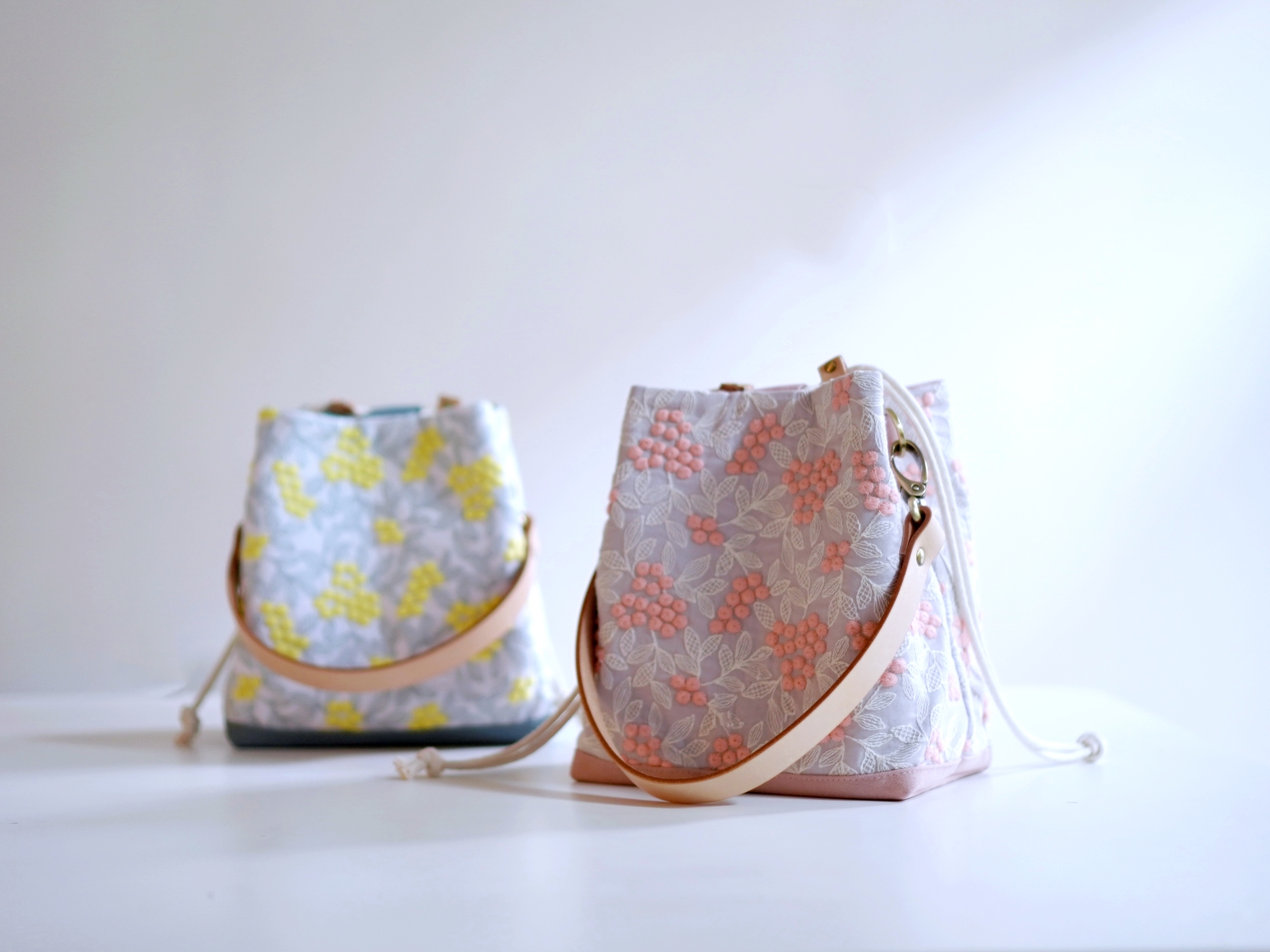 刺繡莓果小水桶包