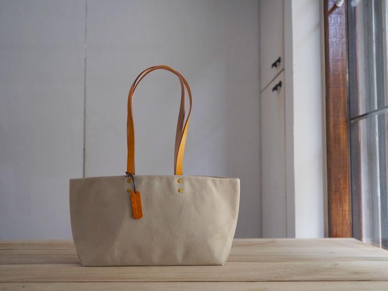 【福利品】52. 托特肩包 知性米  6折