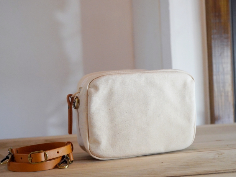 【福利品】69. 吐司小方包特別設計款  生成白  6折