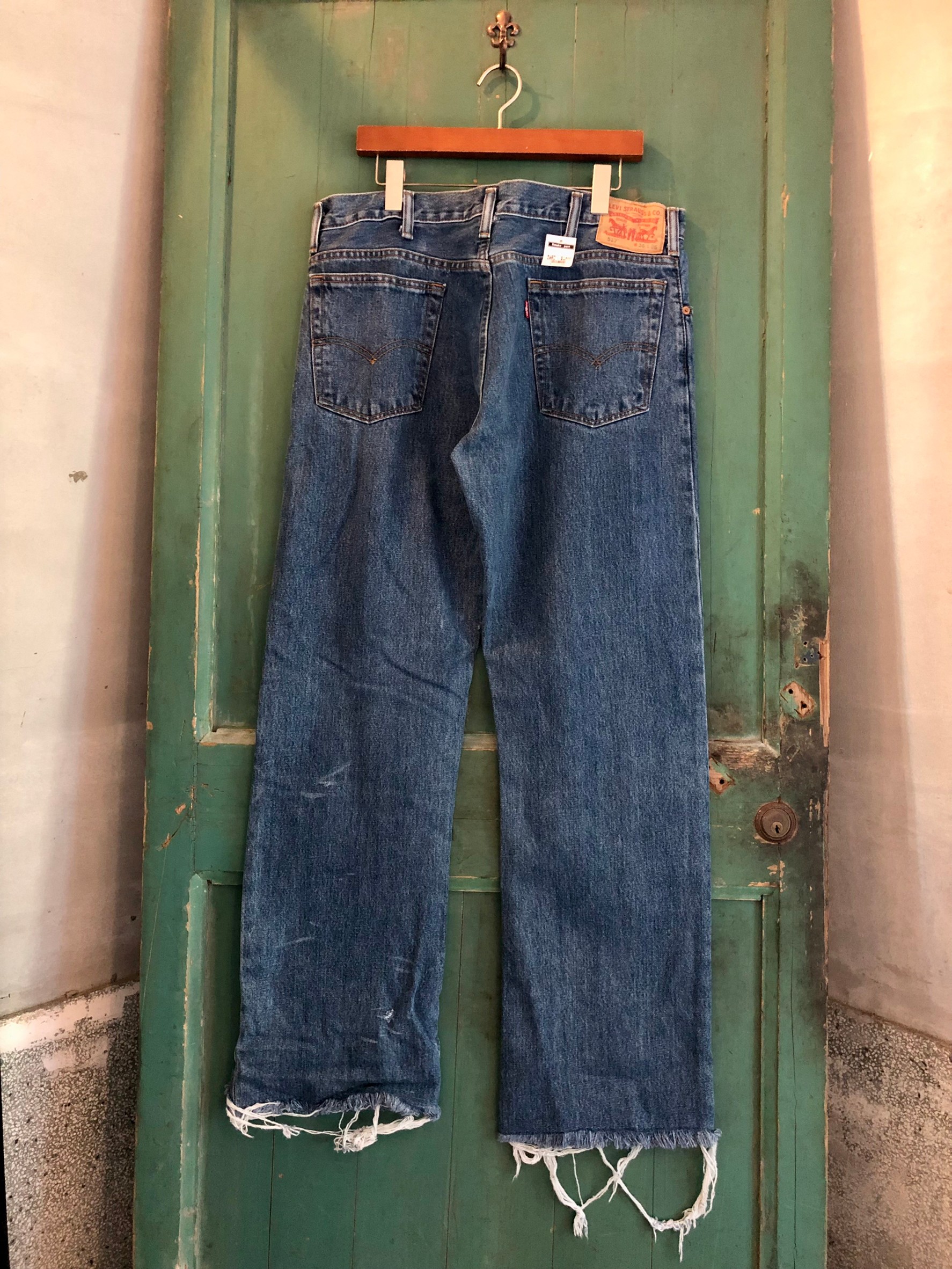 LEVIS深色進口再製JP14下擺鬚品牌長褲(36腰)  E-1128-2 【星期一古著 BLUE MONDAY VINTAGE 台南店】