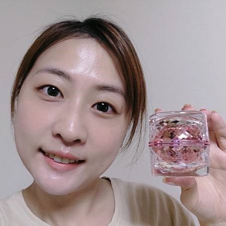 ♡網紅我不是櫻花妹♡【愛咪模兒】自帶光采素妍霜