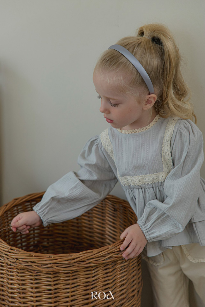 蕾絲領長袖上衣 (2色)3