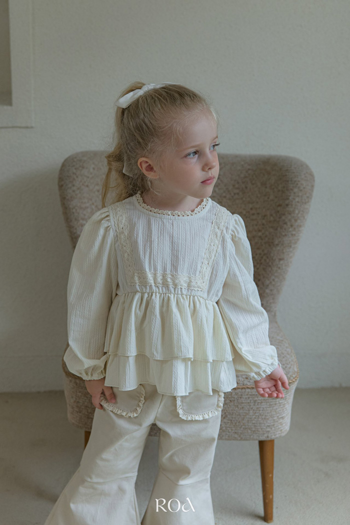 蕾絲領長袖上衣 (2色)13